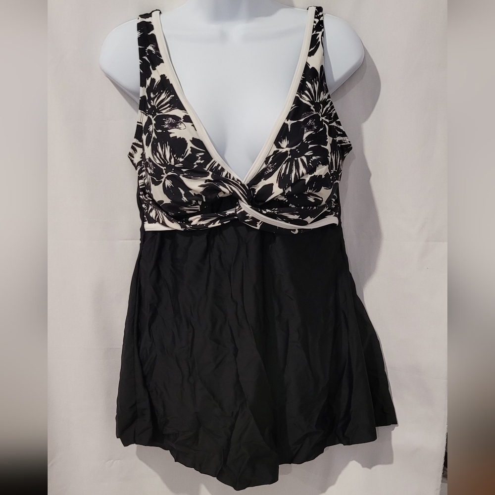 Women's size 18 one piece swimsuit